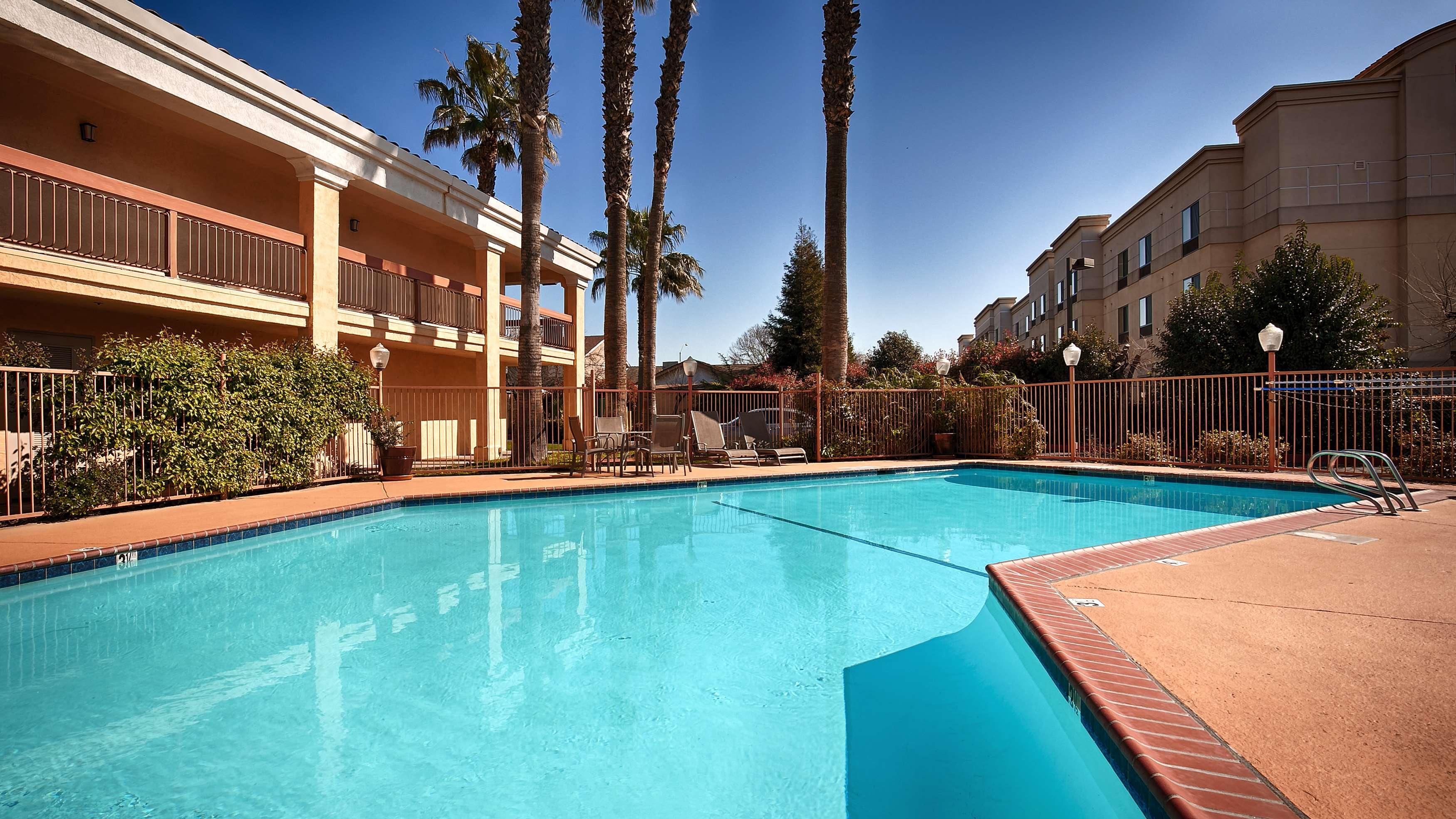 Best Western Palm Court Inn Modesto Exterior photo